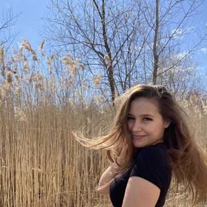 Meet your Posher, Amilie